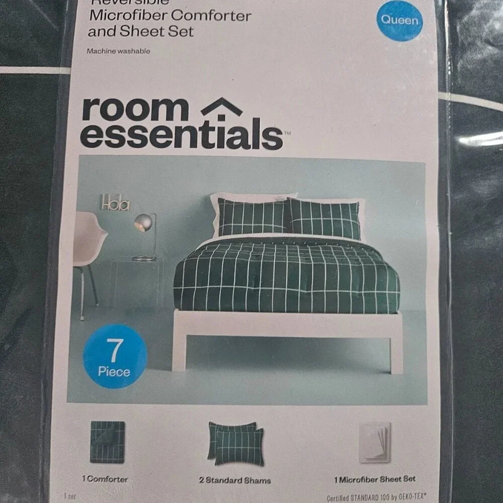 Room Essentials Reversible Comforter & Sheet Set Dark Green 7 Pieces Queen New